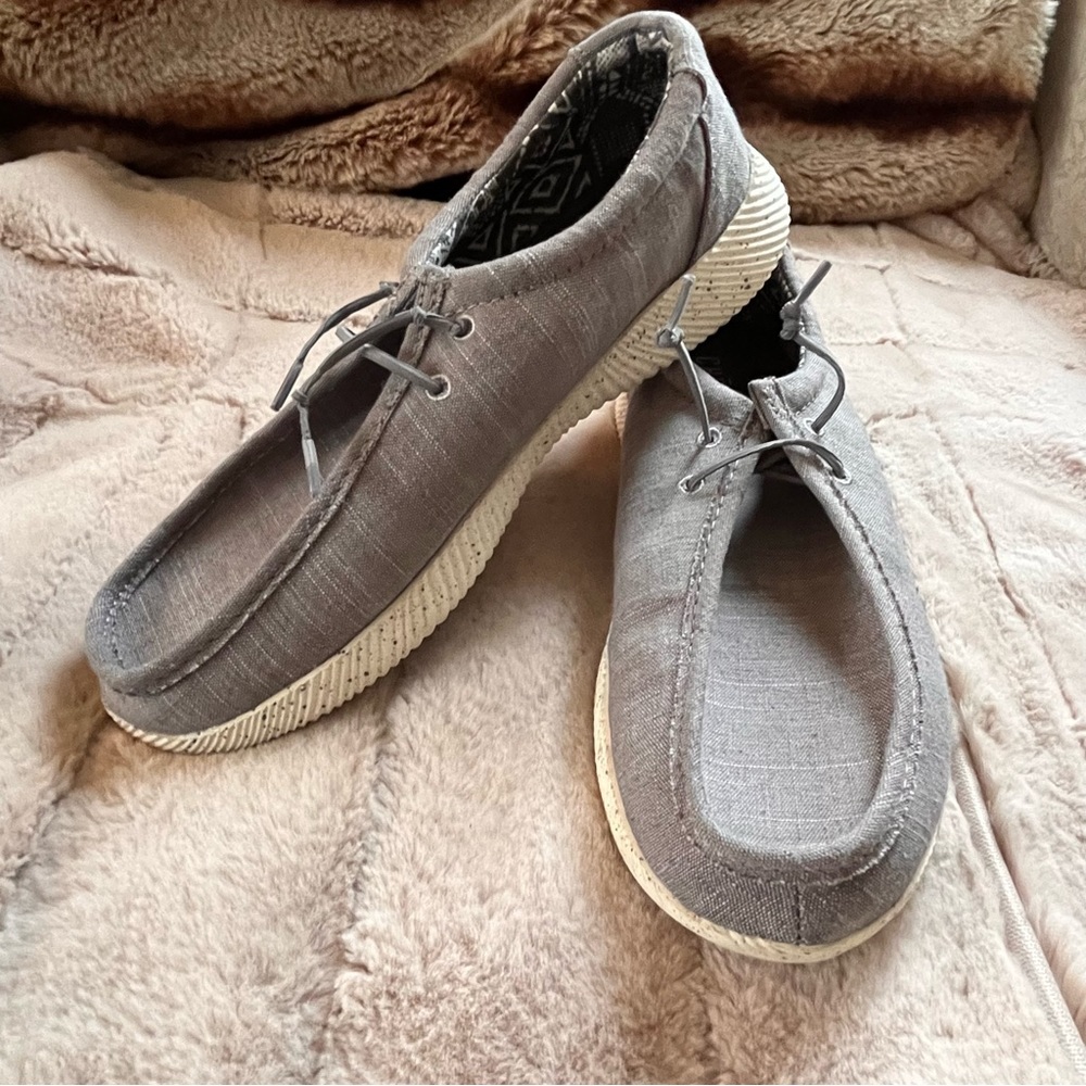 Crevo Ronnie Youth Slip-On Shoes- Size 6
